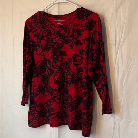 Allison Daley Medium Knit Top Red and Black Floral - Picture 5 of 7